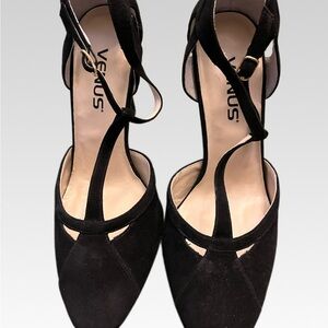 VENUS Elegant Black Heels brand new
